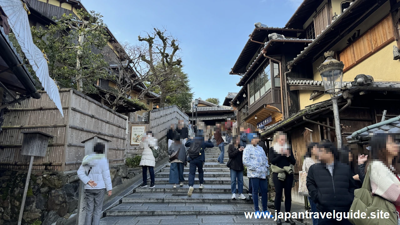 二年坂(二寧坂)、三年坂(産寧坂)を通って清水寺へ：清水寺の見どころ(9)