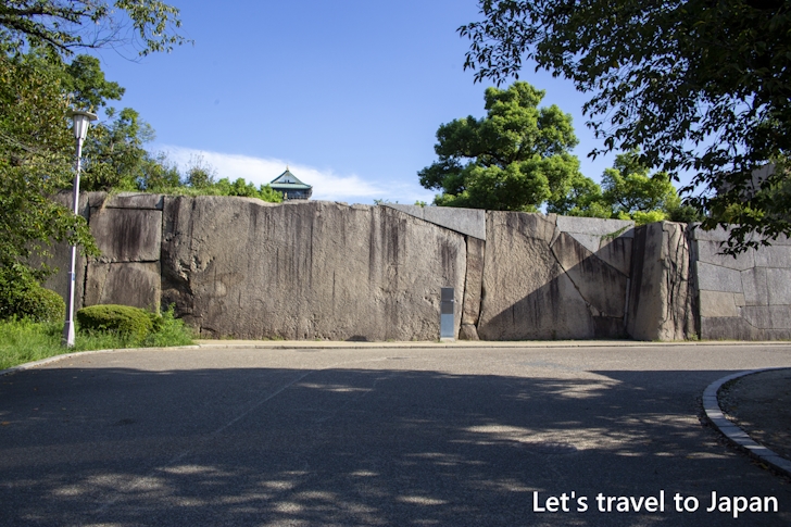 Megaliths in Sakuramon Masugata: Highlights of Osaka Castle(9)