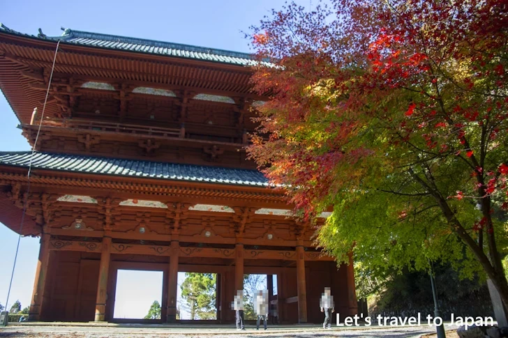 大門の紅葉：高野山の紅葉の見どころ完全ガイド(30)
