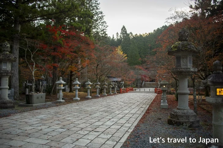 奥の院の紅葉：高野山の紅葉の見どころ完全ガイド(4)