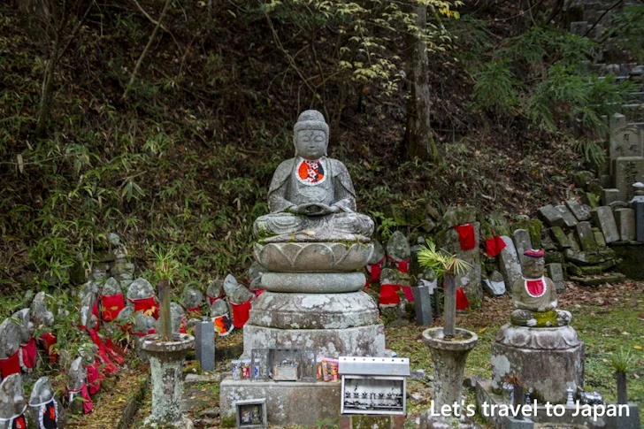 無縁塚：高野山 奥の院の見どころ(72)
