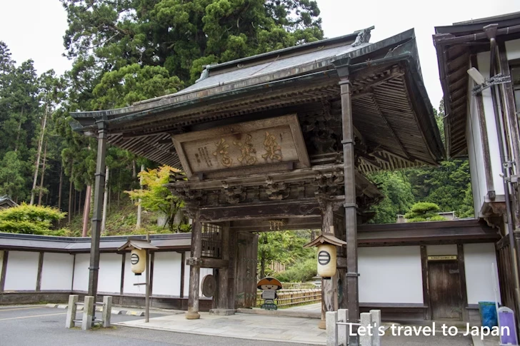 表門：高野山 金剛三昧院の見どころ(11)