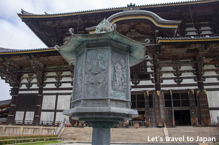 Octagonal Lantern: Highlights of Todaiji Temple(11)